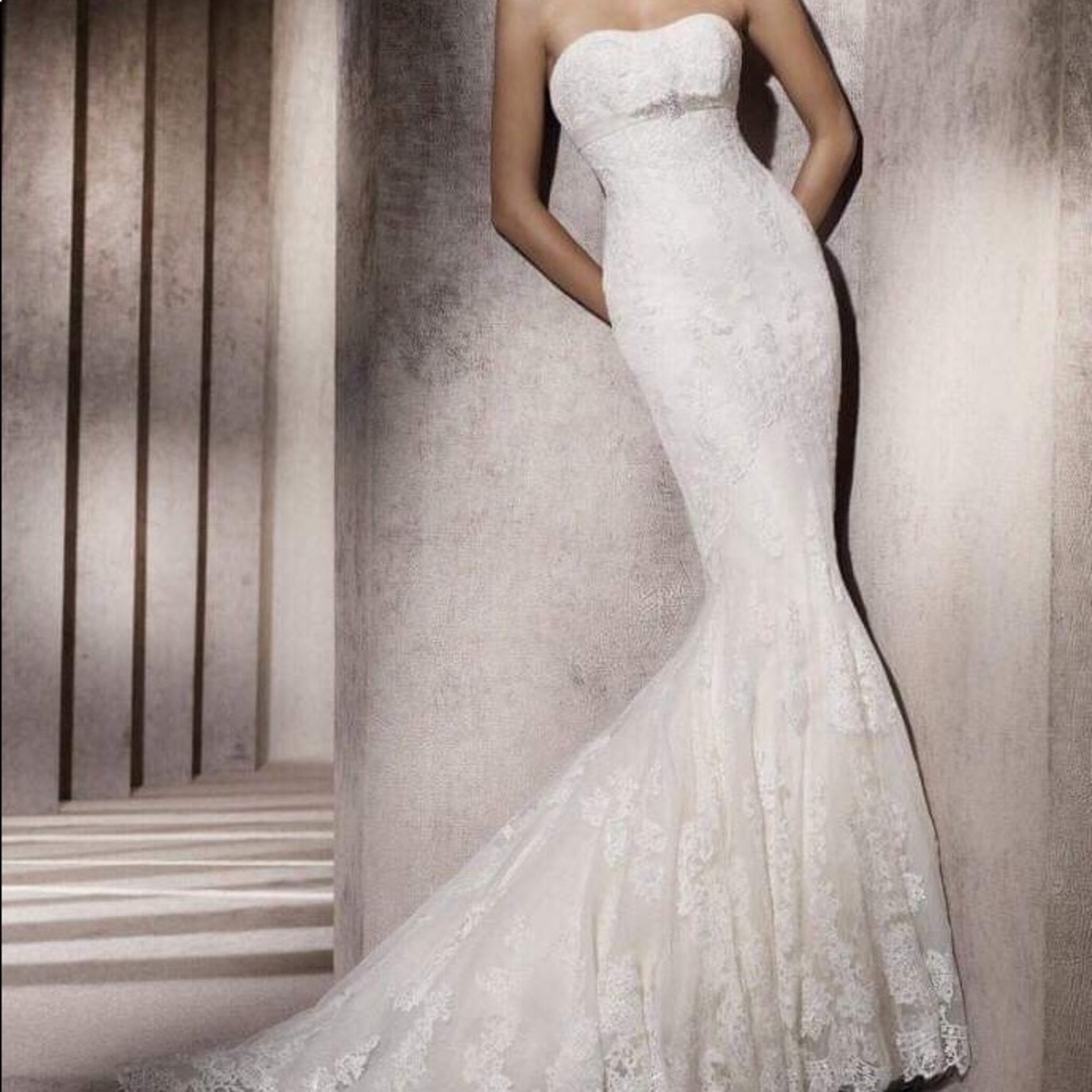 Absolutely beautiful Wedding Dress
